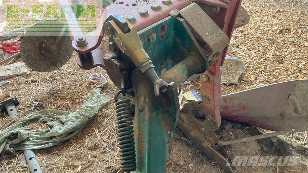Kverneland LB 100 Conventional ploughs