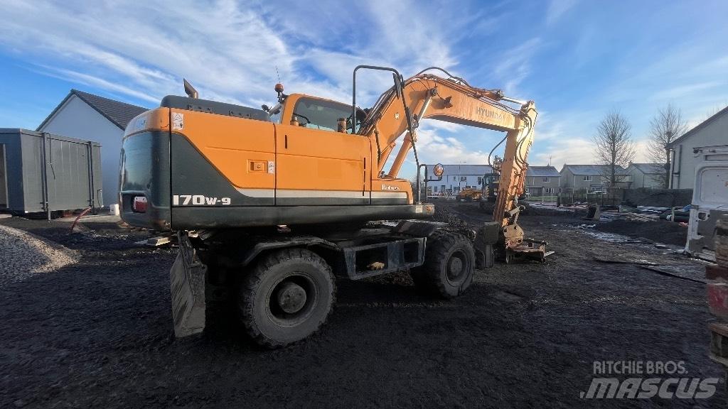 Hyundai 170w-9 Wheeled excavators