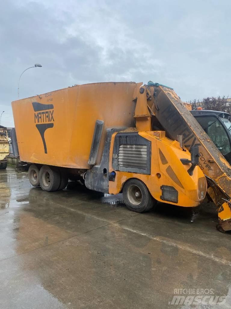  Matrix Rover Jumbo Mixer feeders