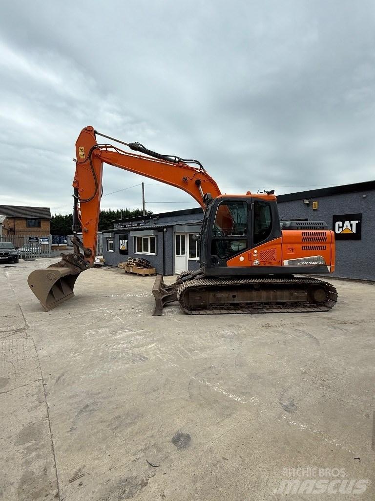 Doosan DX 140 LC Crawler excavators
