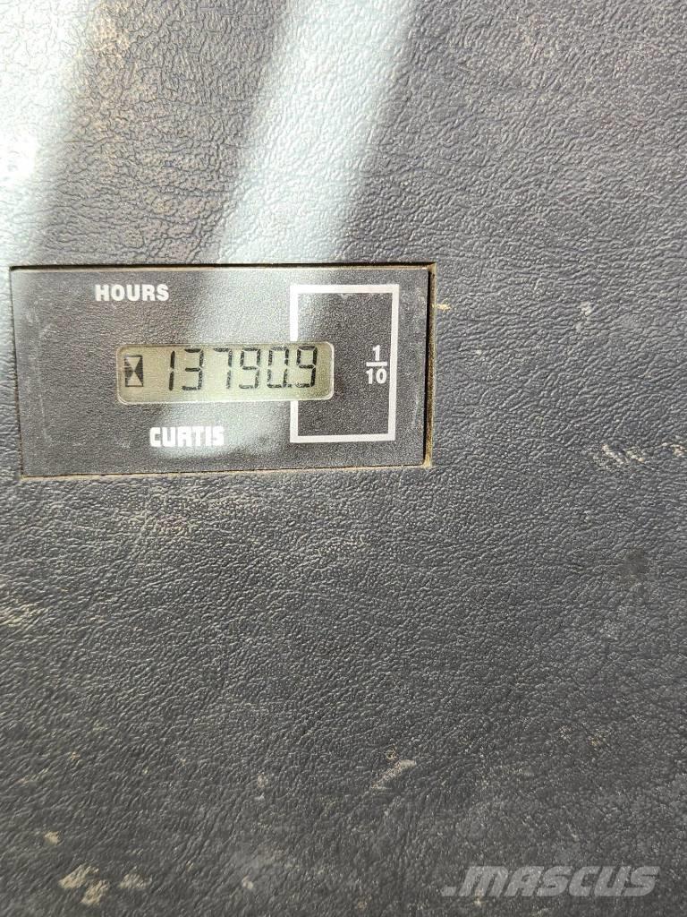 Hyundai Robex 300 LC Crawler excavators