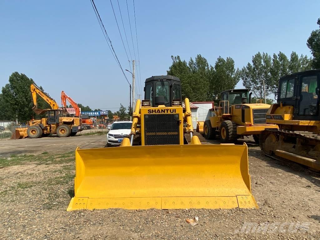 Shantui SD 16 Crawler dozers