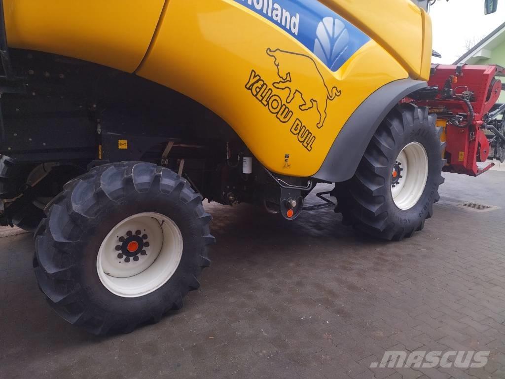 New Holland CX 8040 Combine harvesters