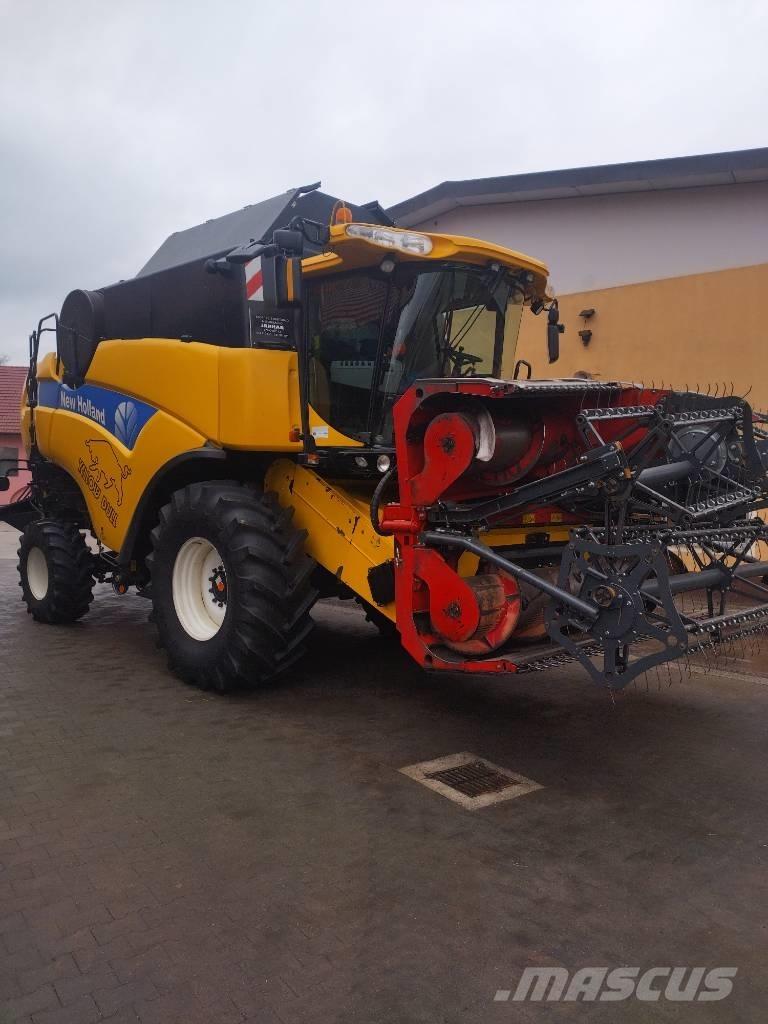 New Holland CX 8040 Combine harvesters