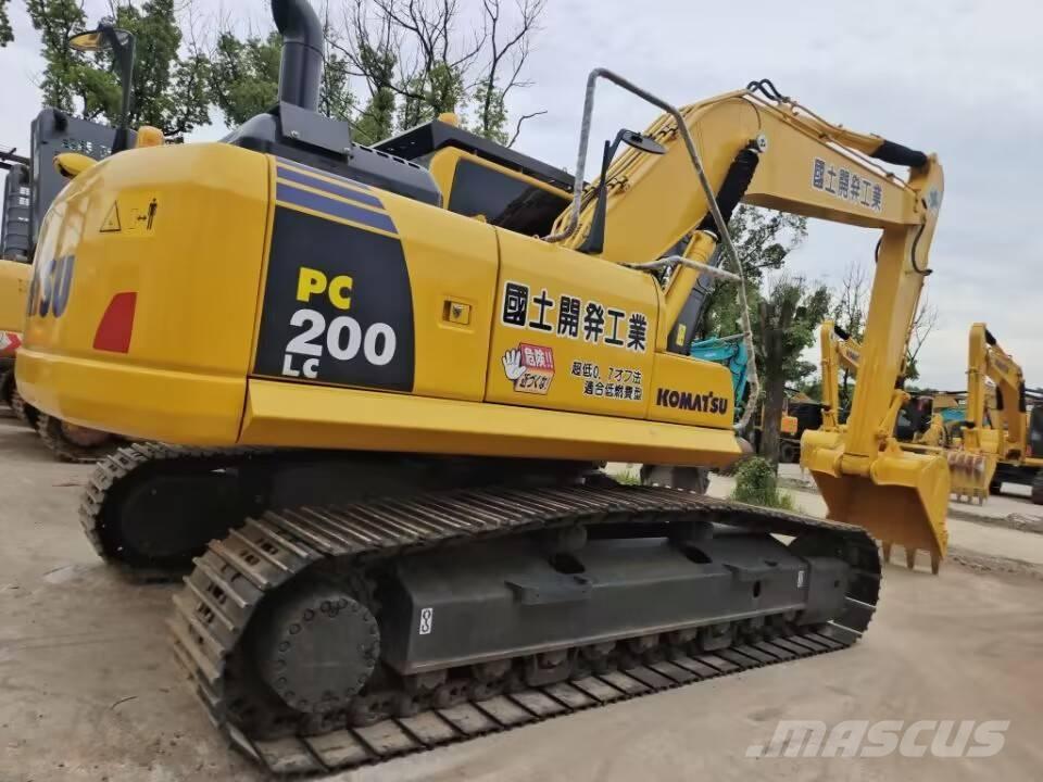 Komatsu PC 200-8 Crawler excavators