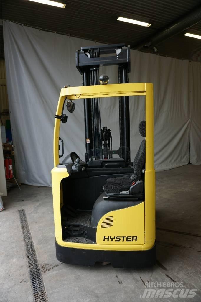 Hyster R1.4 Reach trucks
