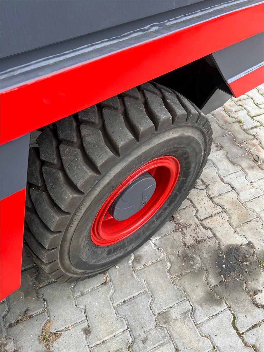 Linde S50D Sideloaders