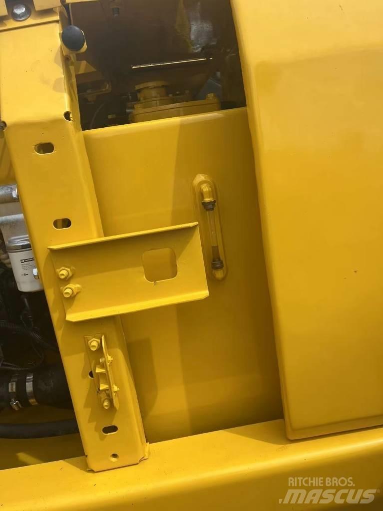Komatsu PC 130 Midi excavators  7t - 12t