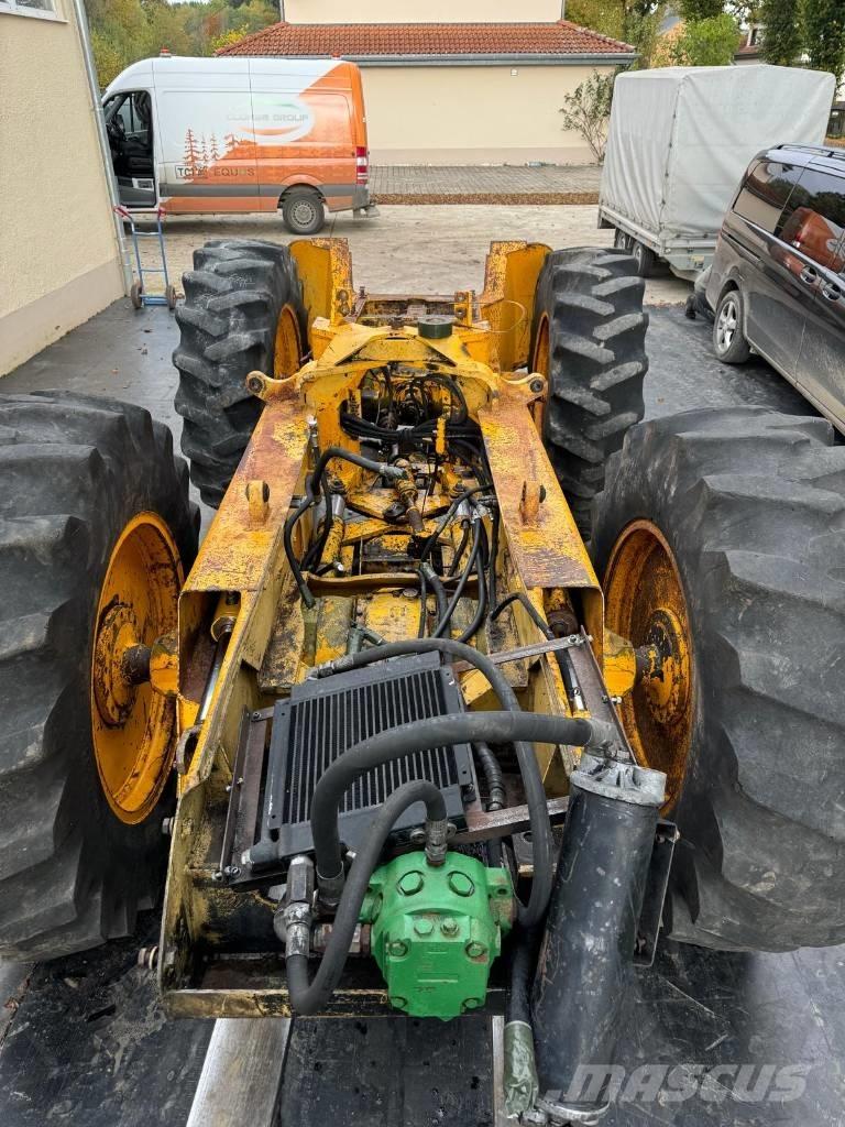 John Deere 540 B Skidders