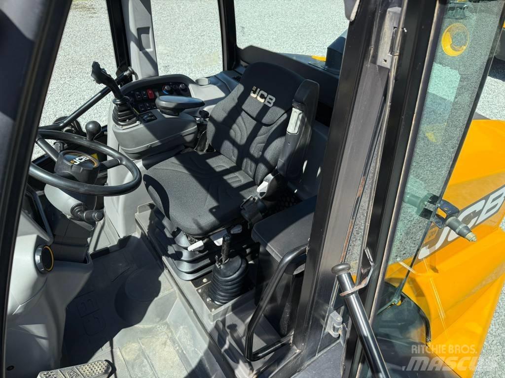 JCB TM 320 Telehandlers for agriculture