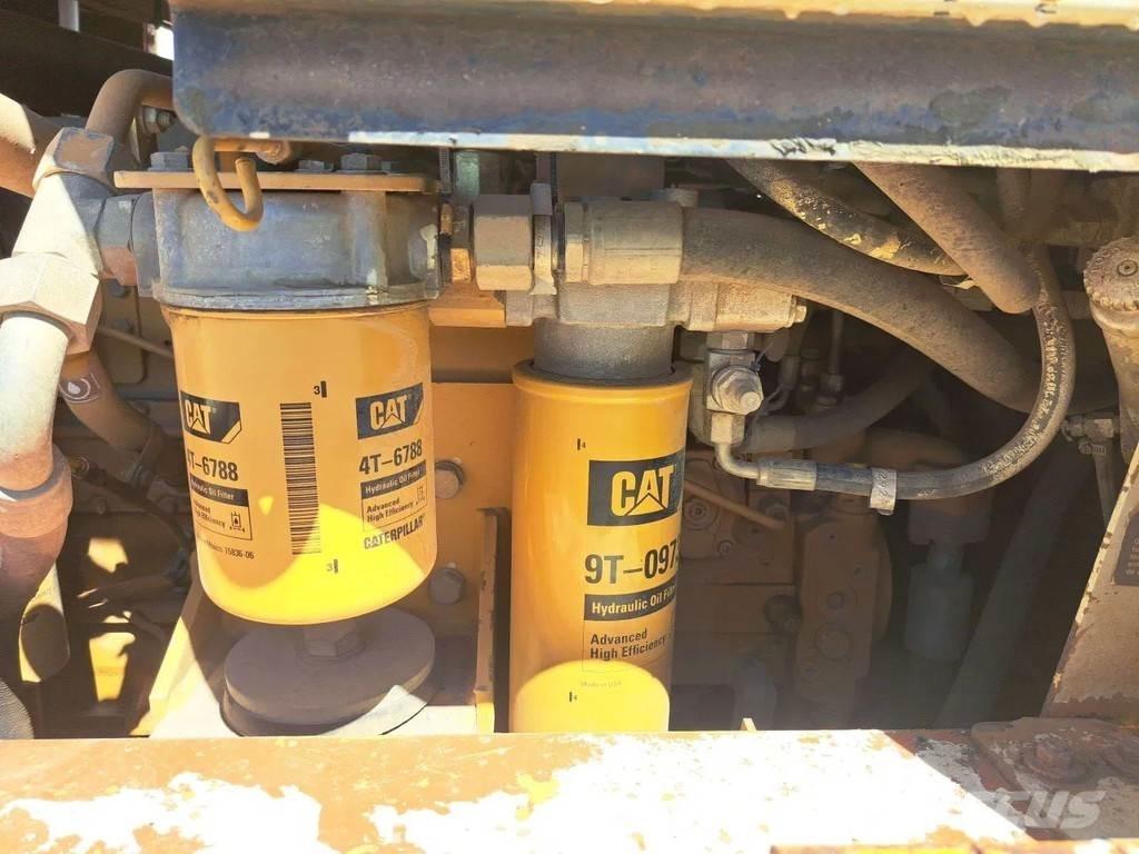 CAT 963C Crawler loaders