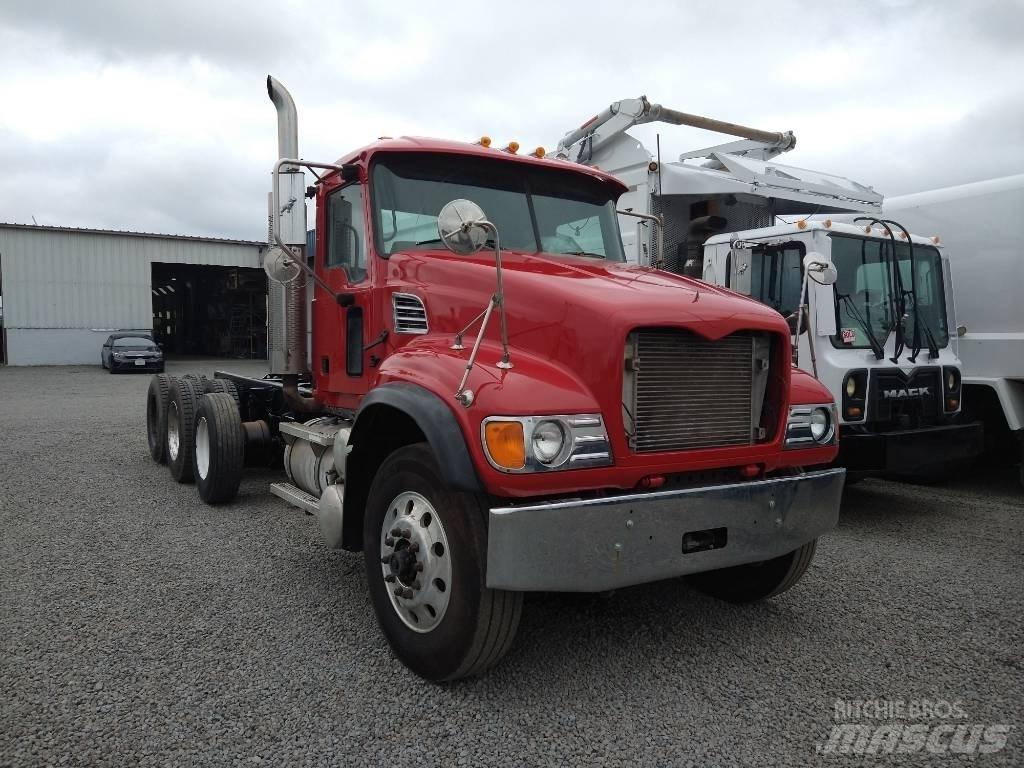 Mack Granite Chassis and suspension