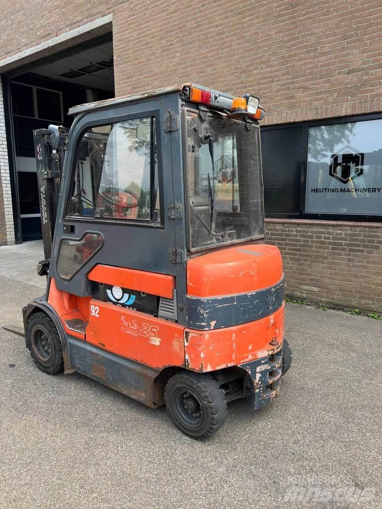 Toyota 7FBMF25 Electric forklift trucks