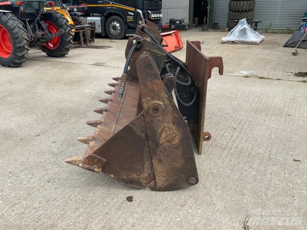 JCB 4 IN 1 BUCKET Buckets
