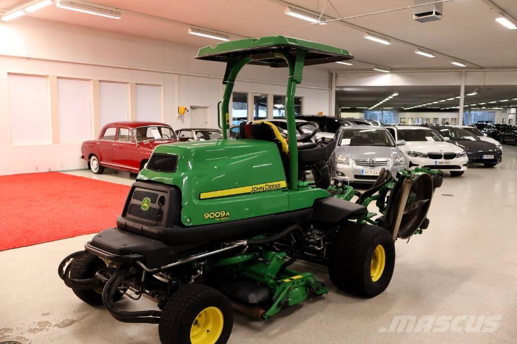 John Deere 9009 A Rough, trim and surrounds mowers