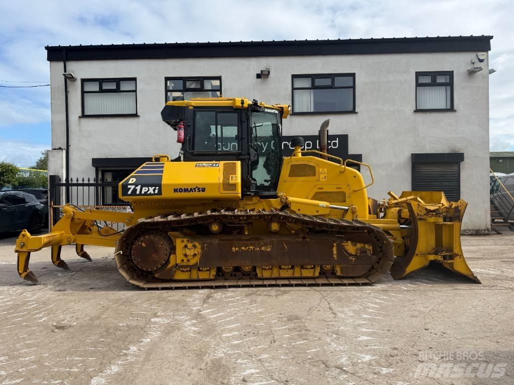 Komatsu D 71P Xi-24 Crawler dozers