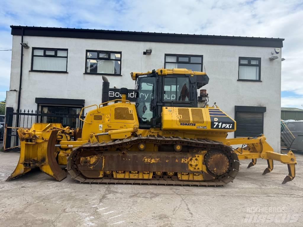 Komatsu D 71P Xi-24 Crawler dozers