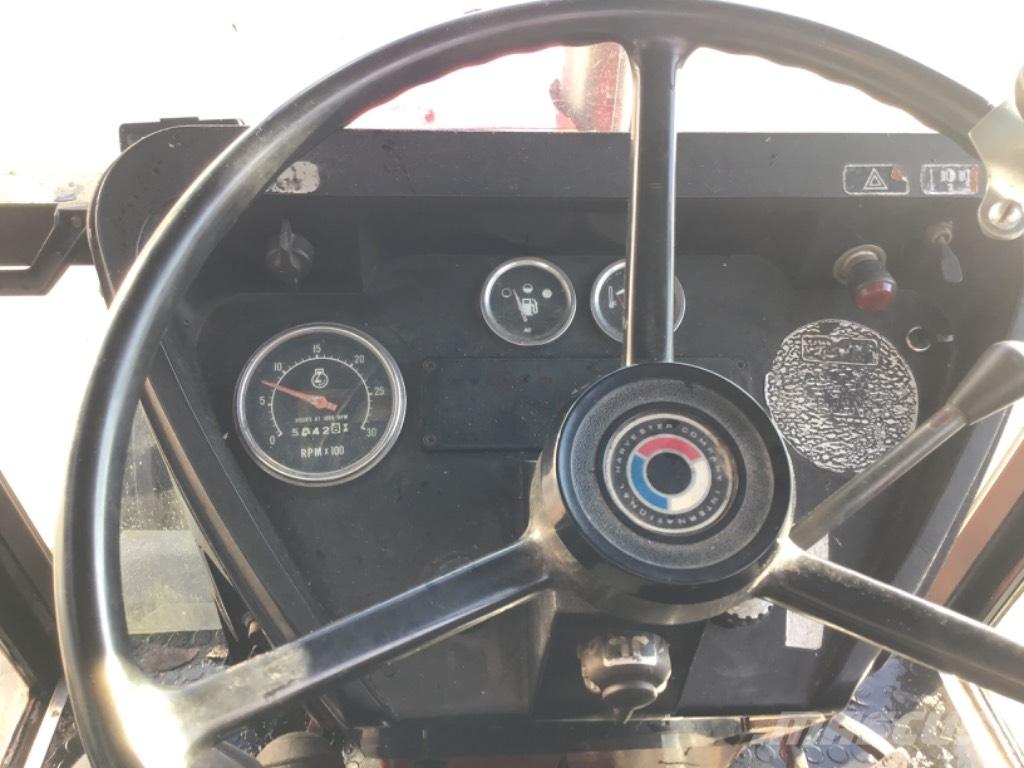 International 684 Tractors