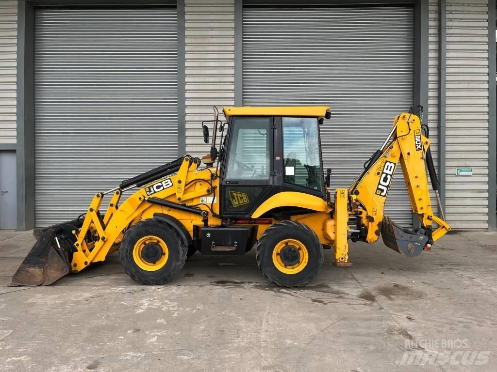 JCB 2 CX Backhoe loaders