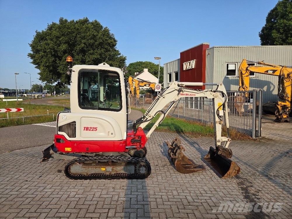 Takeuchi TB225 Mini excavators < 7t (Mini diggers)