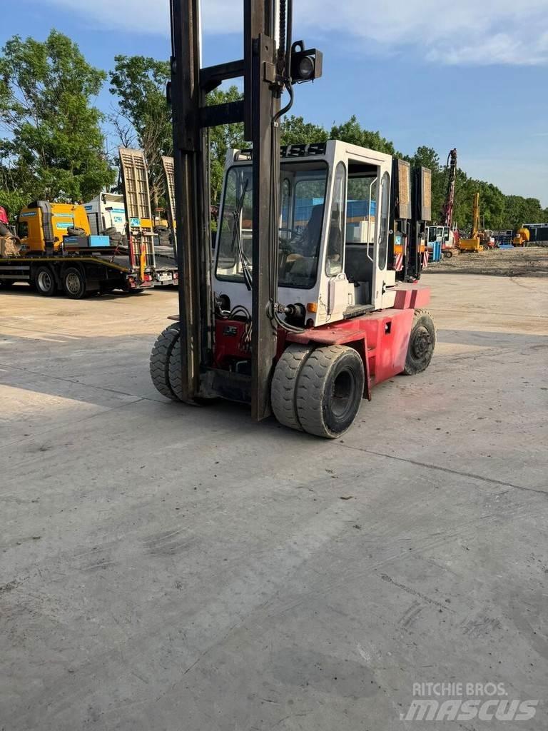 Kalmar DB7 - 600 Diesel trucks