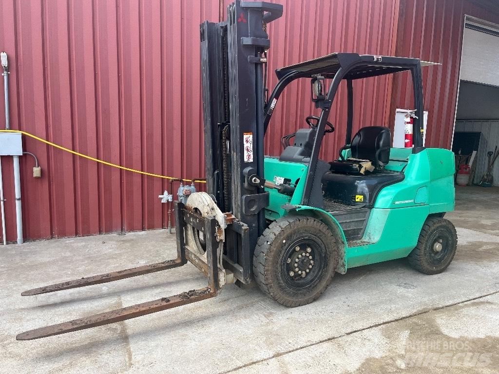 Mitsubishi FD40N1 Rough terrain trucks