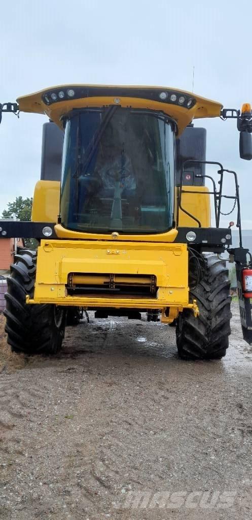 New Holland CX5.80 Combine harvesters
