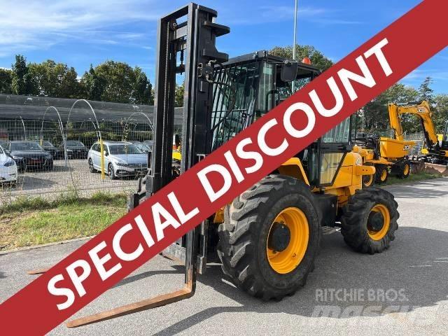 JCB 930 RTFL Rough terrain trucks