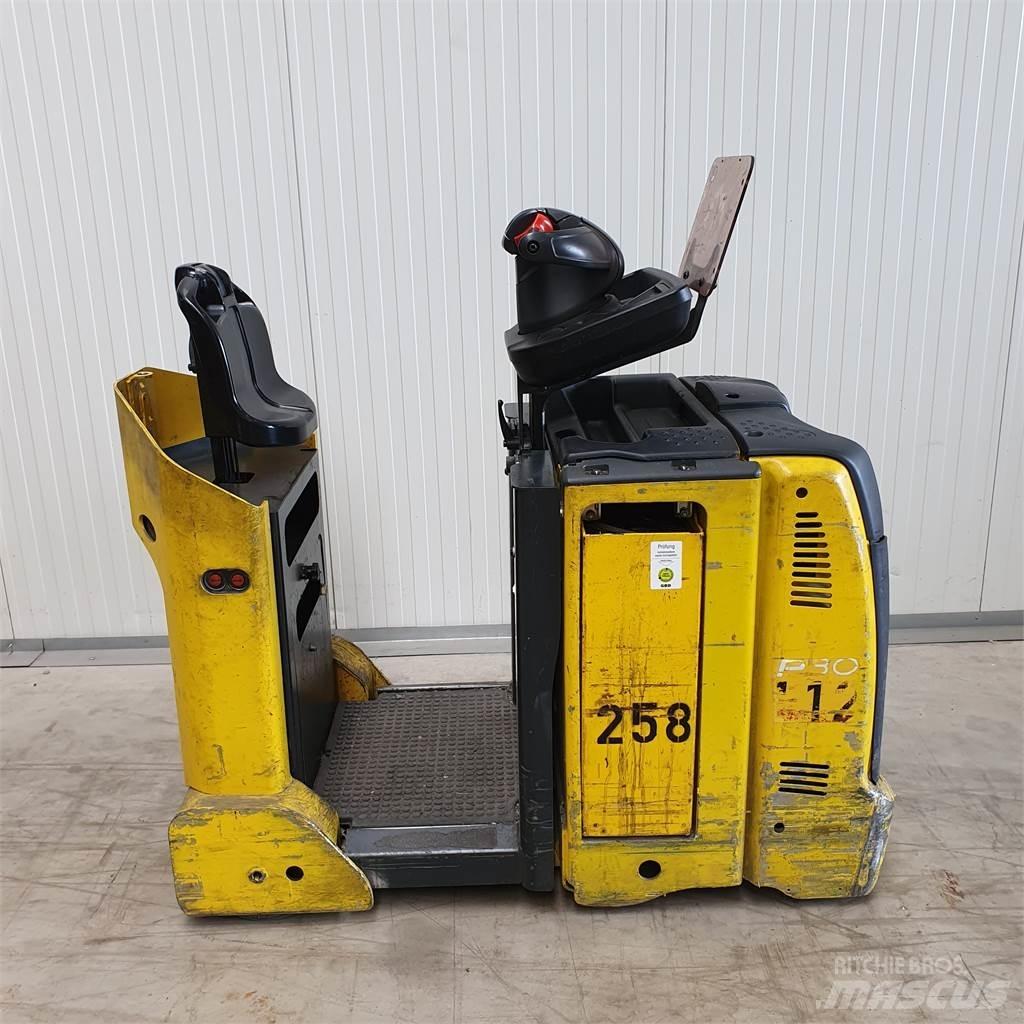 Linde P30C Towing trucks