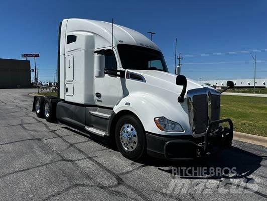 Kenworth T 680 Tractor Units
