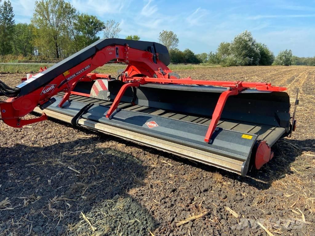 Kuhn Merge Maxx 950 Windrowers