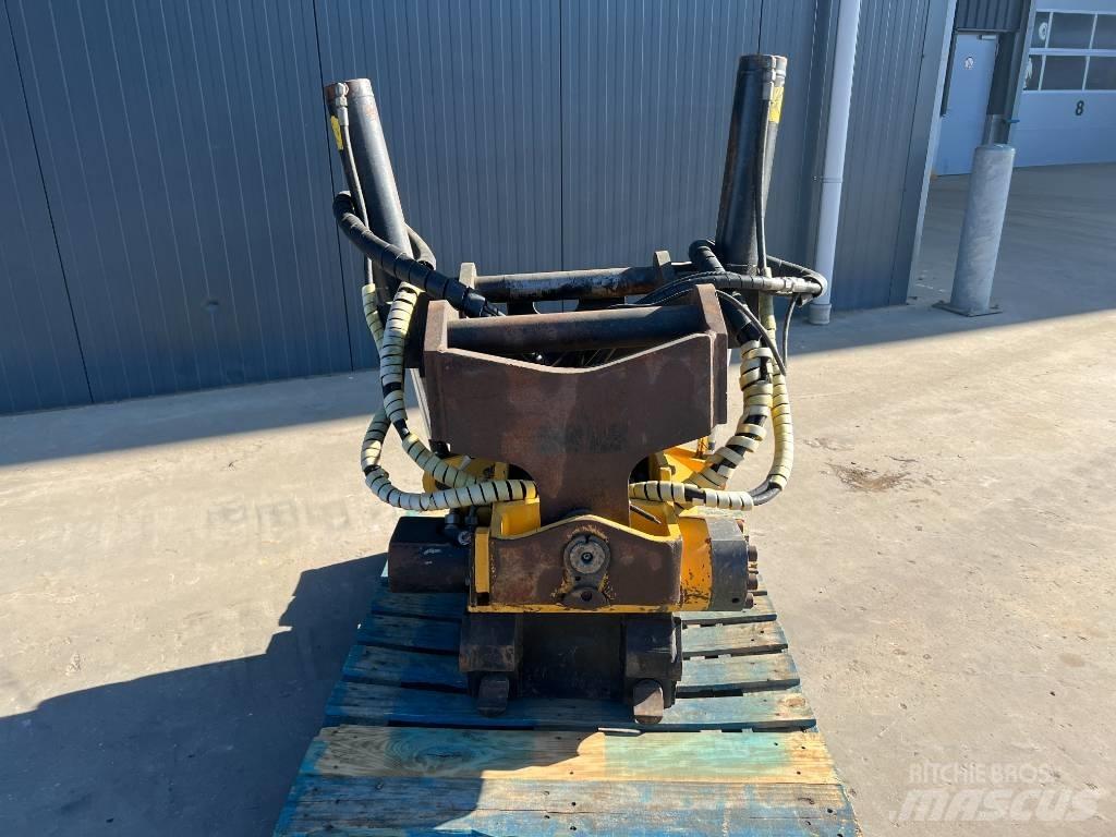 Engcon EC30 - S70 Rotators