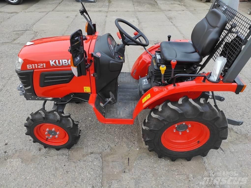 Kubota B1121 Compact tractors