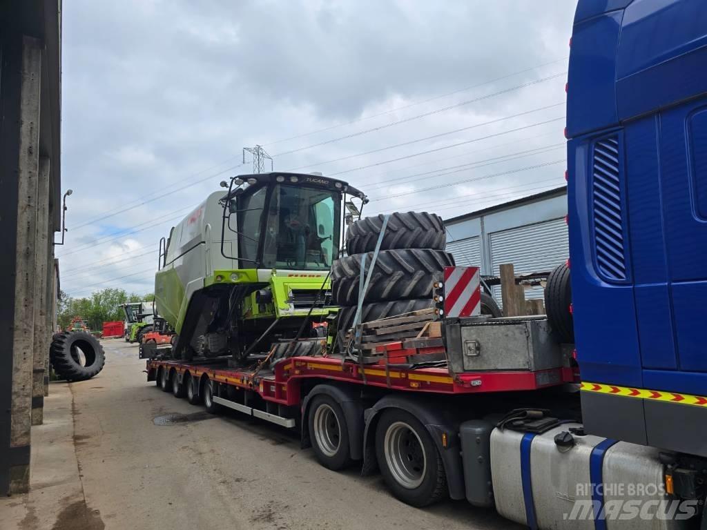 CLAAS Tucano 440 Combine harvesters