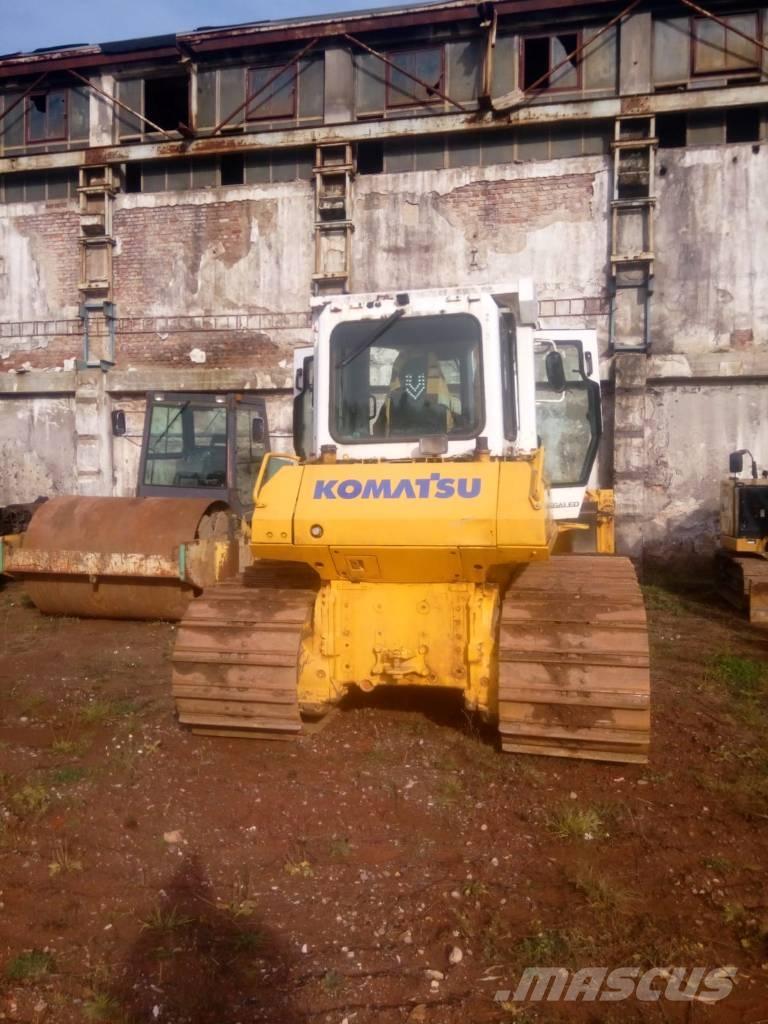 Komatsu D 61 PX-15 Crawler dozers