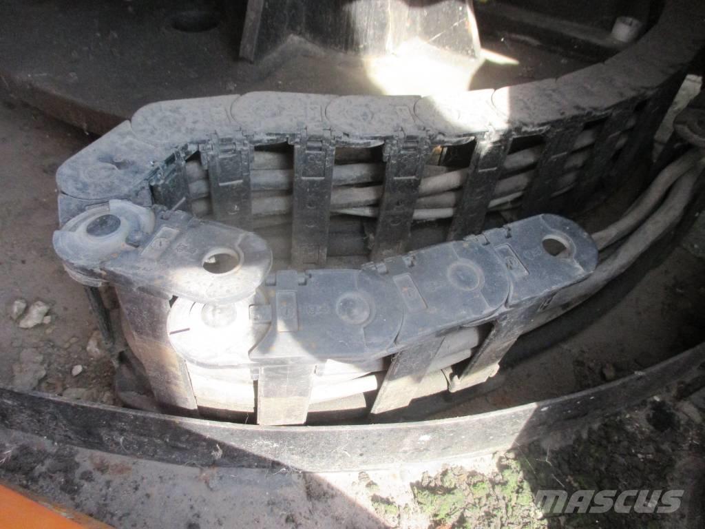 Manitou 100 VJR Vertical mast lifts