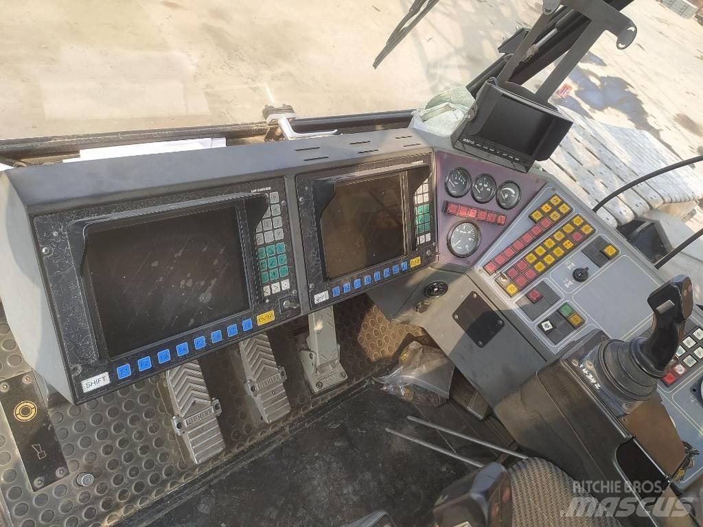 Liebherr LR 1400-2 Tracked cranes