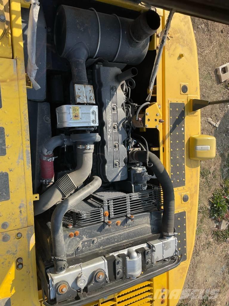 Komatsu PC 210-8 Crawler excavators