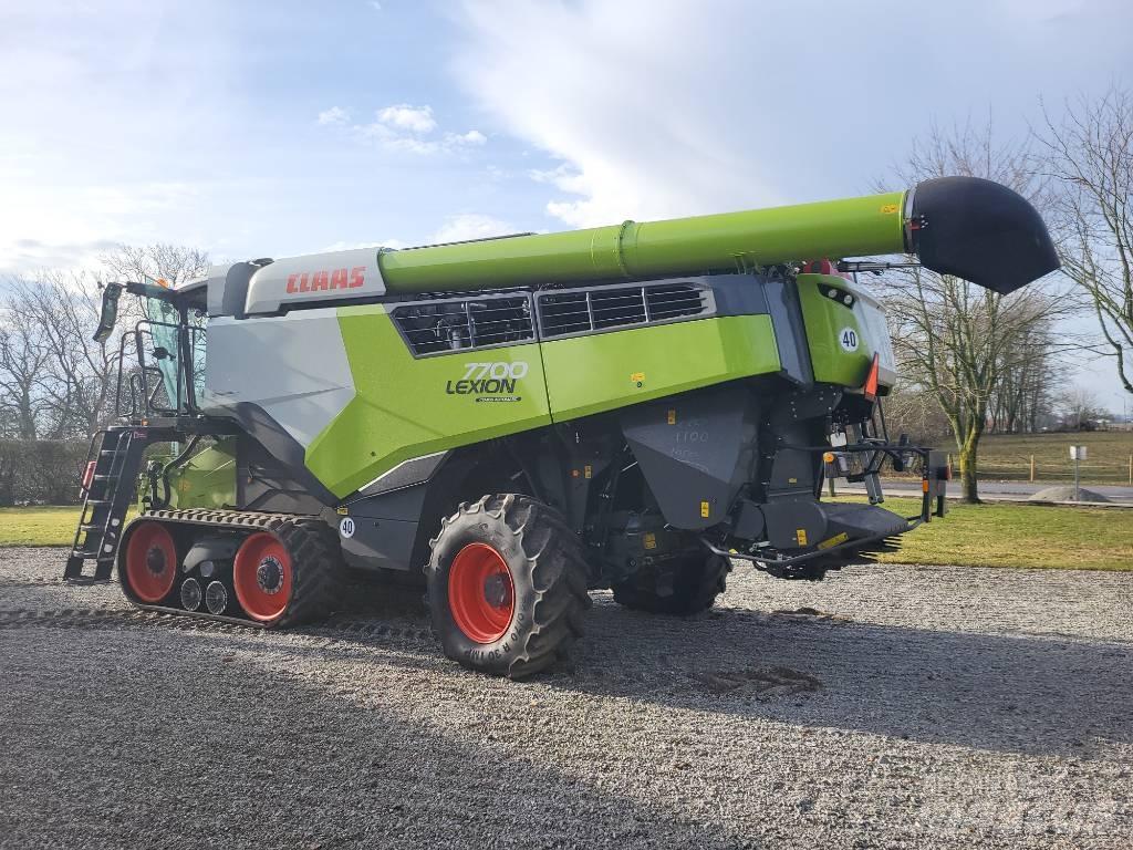 CLAAS Lexion 7700 TT Combine harvesters
