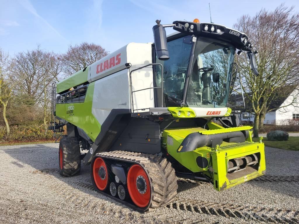 CLAAS Lexion 7700 TT Combine harvesters
