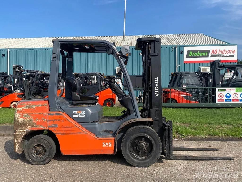 Toyota 02- 8FDF30 Diesel trucks