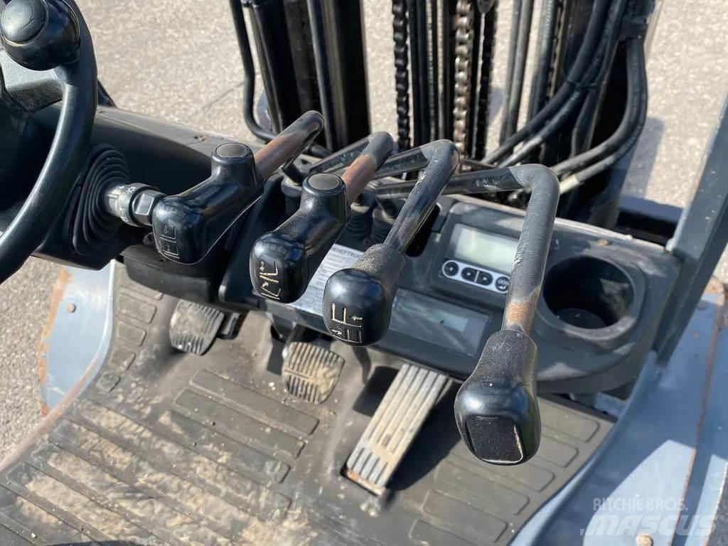 Toyota 02- 8FDF30 Diesel trucks