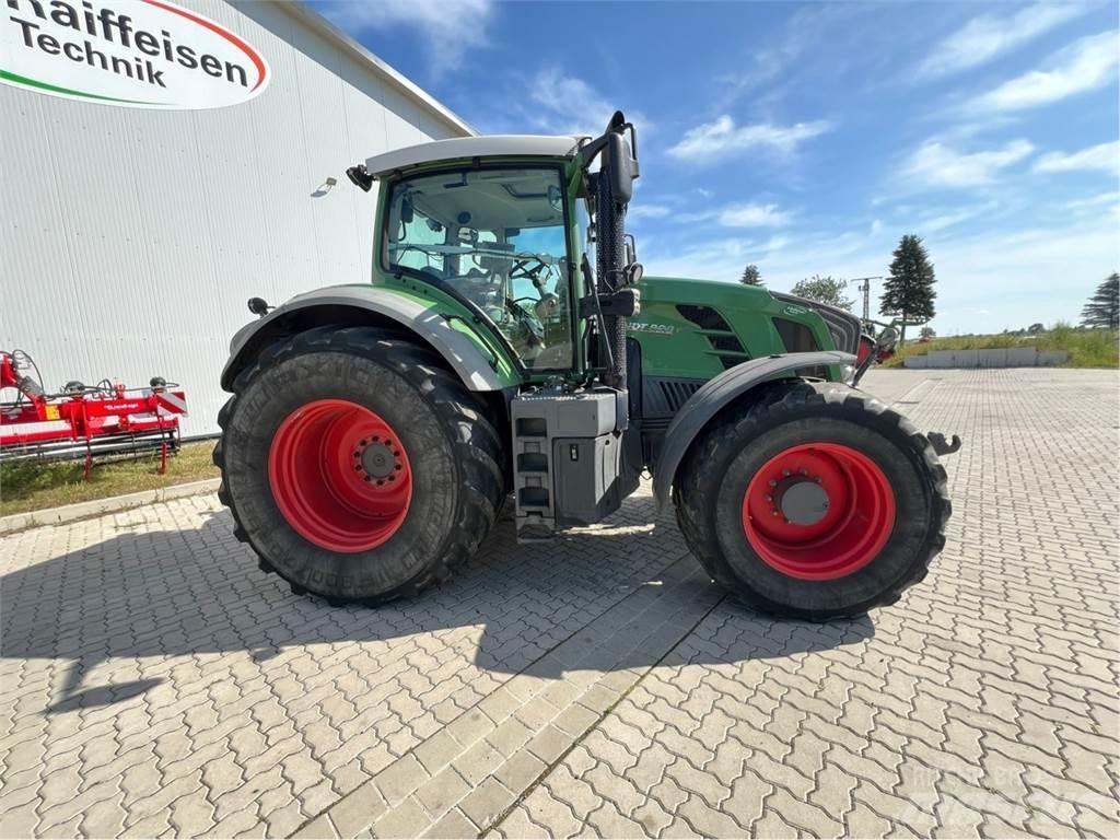 Fendt 828 Vario Tractors