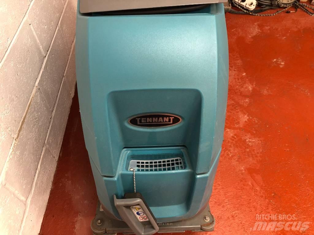 Tennant T300 Scrubber dryers