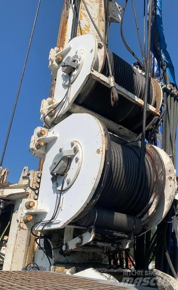 Bauer BG24 Piling rigs