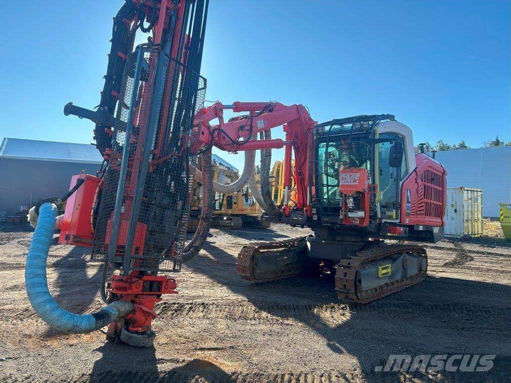 Sandvik DX 800I Surface drill rigs