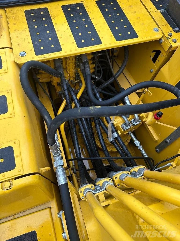 Komatsu PC 200-8 Crawler excavators