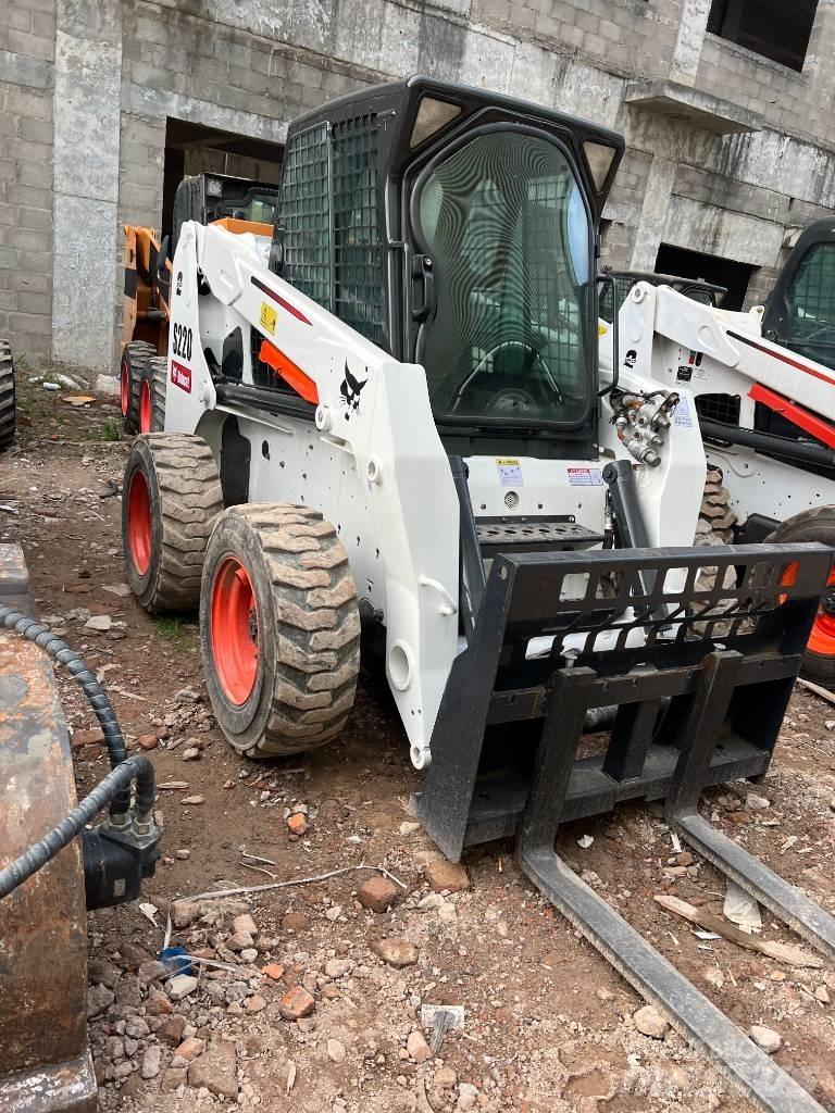 Bobcat S220 Skid steer loaders