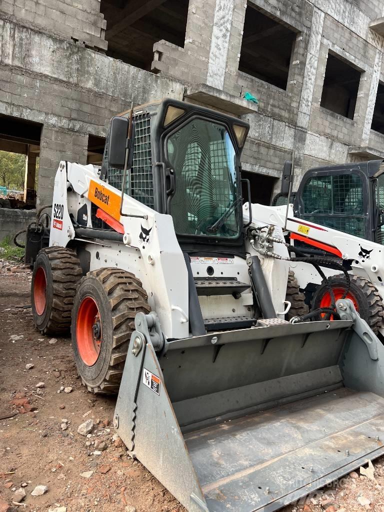 Bobcat S220 Skid steer loaders