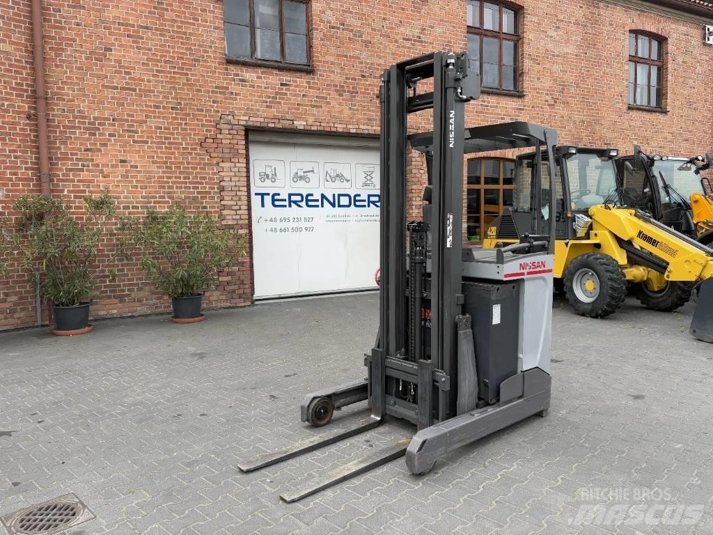 Nissan ULS 120 Reach trucks